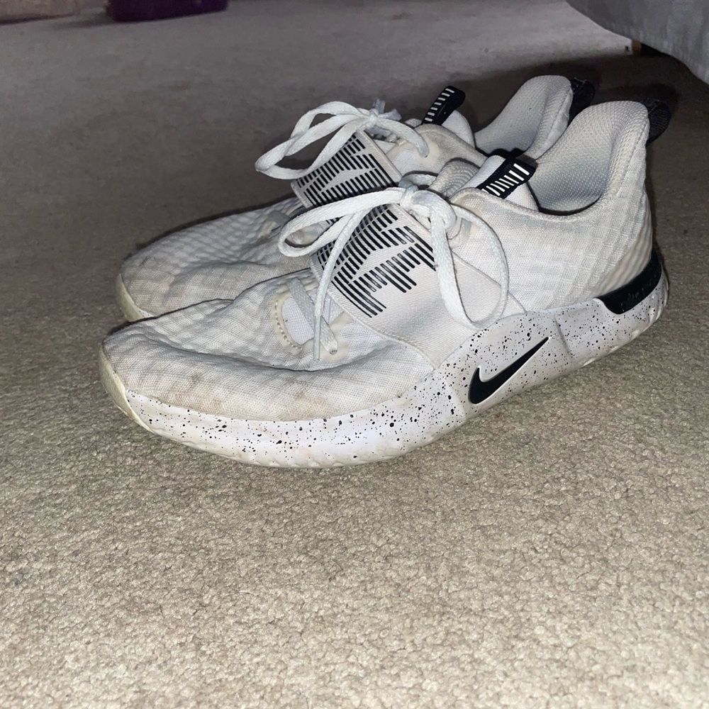 Nike white tennis shoes